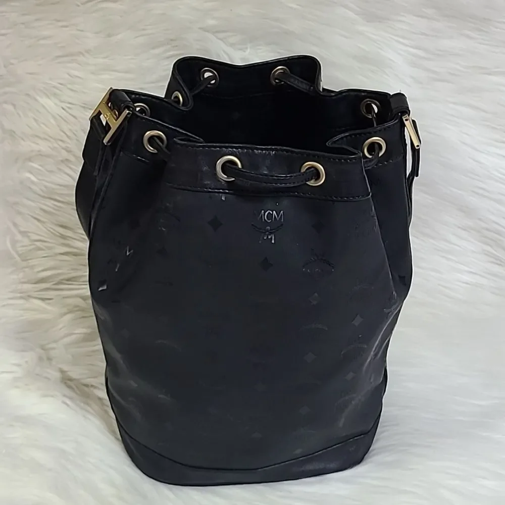 💯 Authentic MCM Bucket Bag 🍀 - Picture 14 of 15